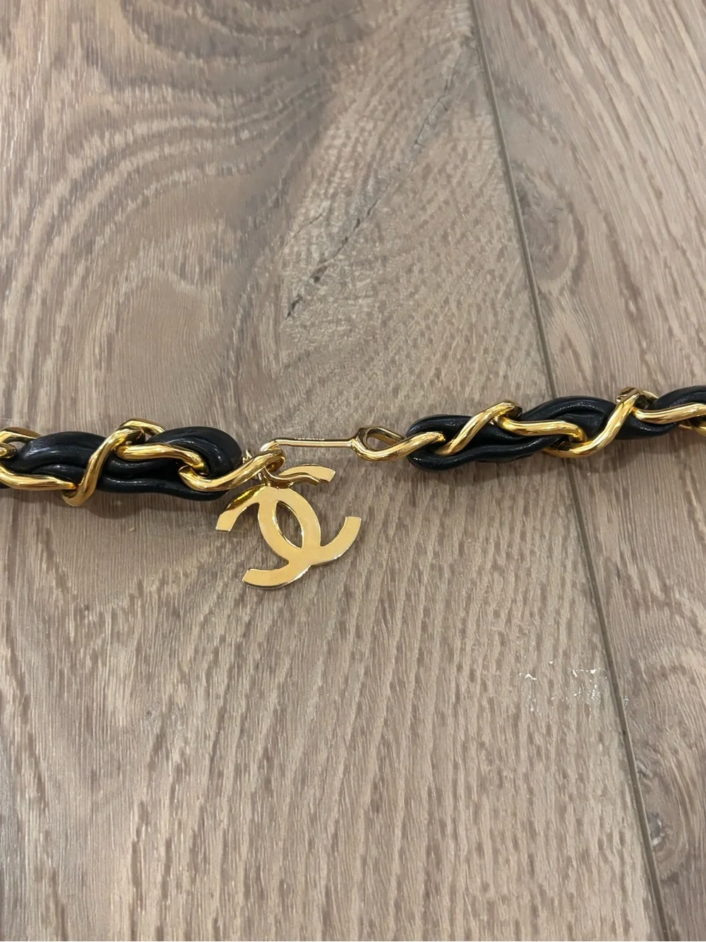 Authentic CHANEL single black leather charm belt 104.5cm